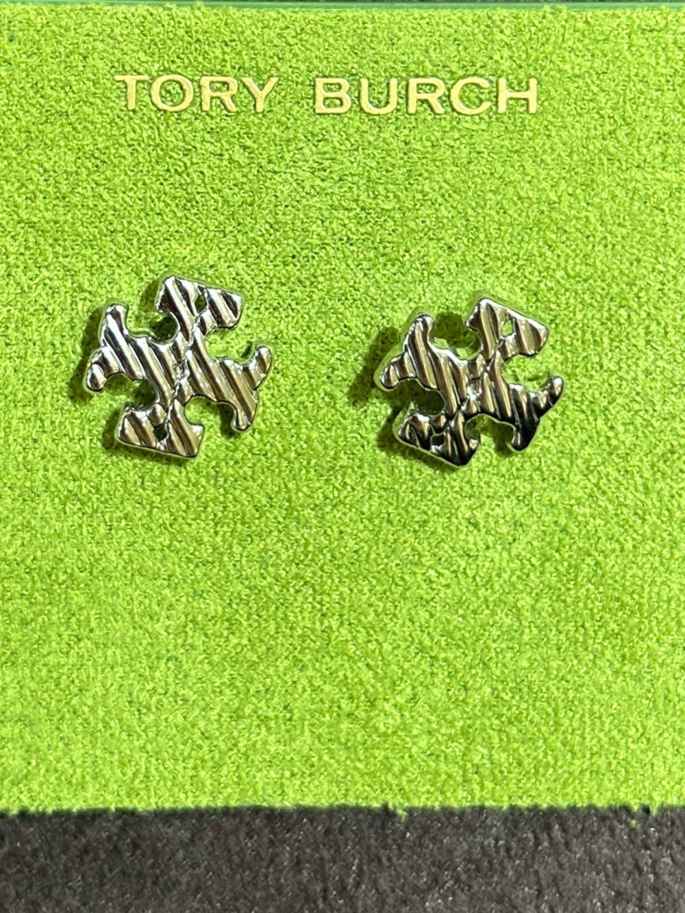 Tory Burch silver -Tone small Logo Stud Earrings textured rope new double T logo